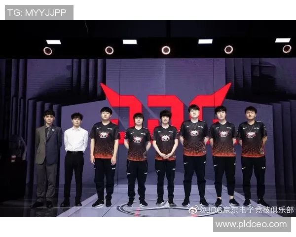 JDG战队在DOTA2赛事中的耐力表现与策略分析探讨 JDG战队在DOTA2赛事中的耐力表现与策略分析探讨
